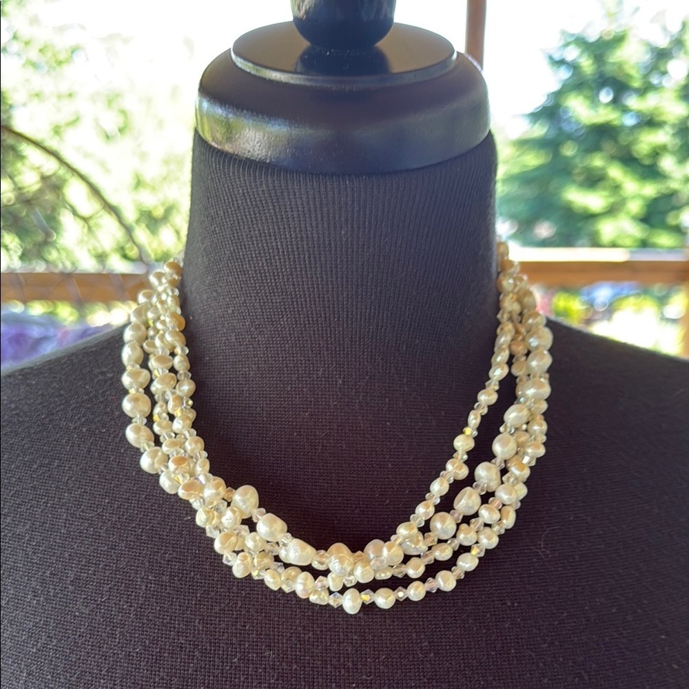 Faux Pearl Fashion Necklace - Picture 1 of 5